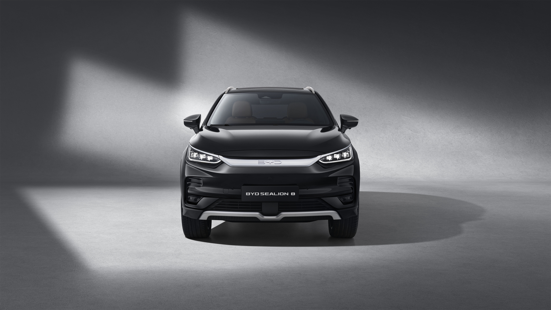 An toàn vượt trội với 6 túi khí & đai an toàn hai giai đoạn